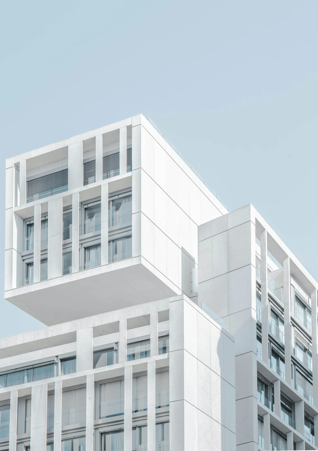 Detail einer geometrischen Fassade